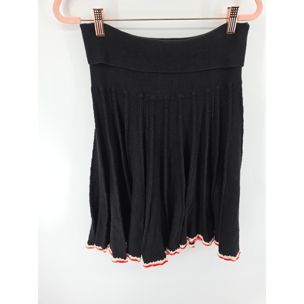 Anthropology Cotton Knit Mini Skirt Black Red Scalloped Trim Pleated Flare M